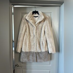 Super adorable and cozy Kenneth Cole coat 🤎🧸